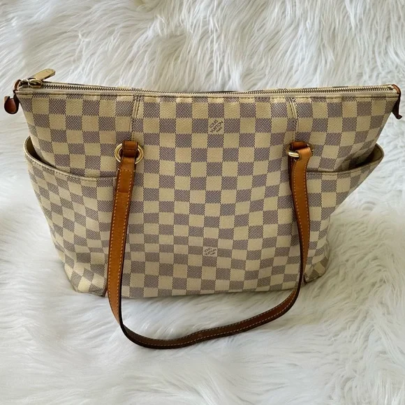 Louis Vuitton Damier Azur totally MM tote bag - Picture 3 of 14